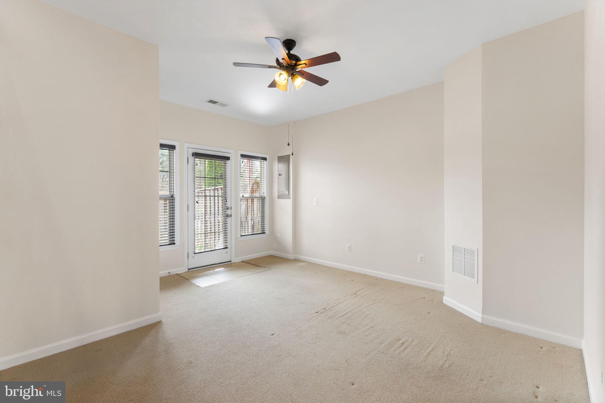 SIGNATURE AT BROADLANDS - Residential Lease