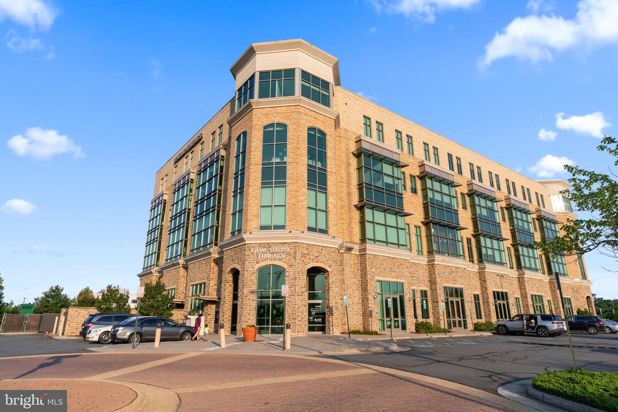 SIGNATURE AT BROADLANDS - Residential Lease