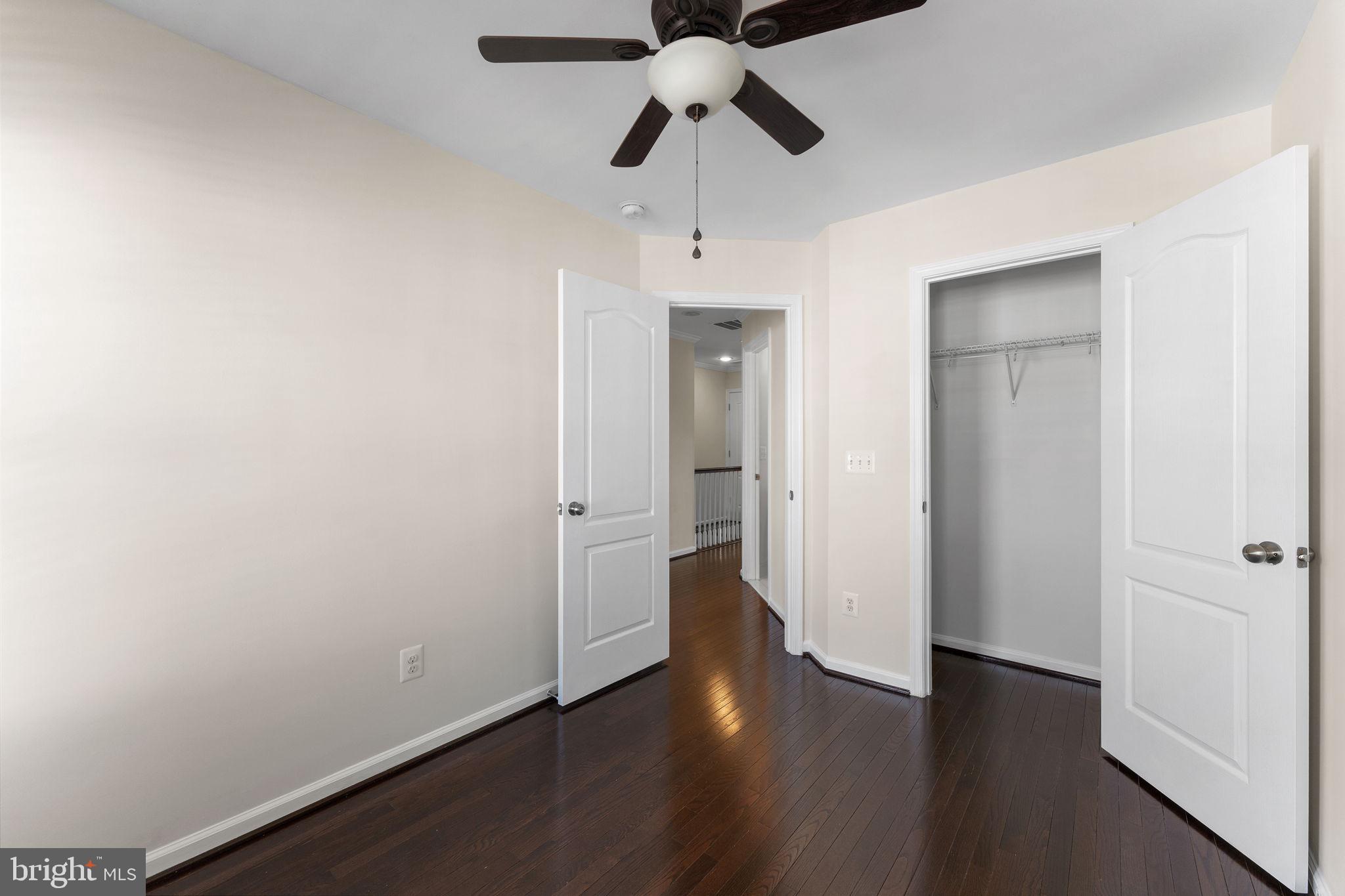 SIGNATURE AT BROADLANDS - Residential Lease