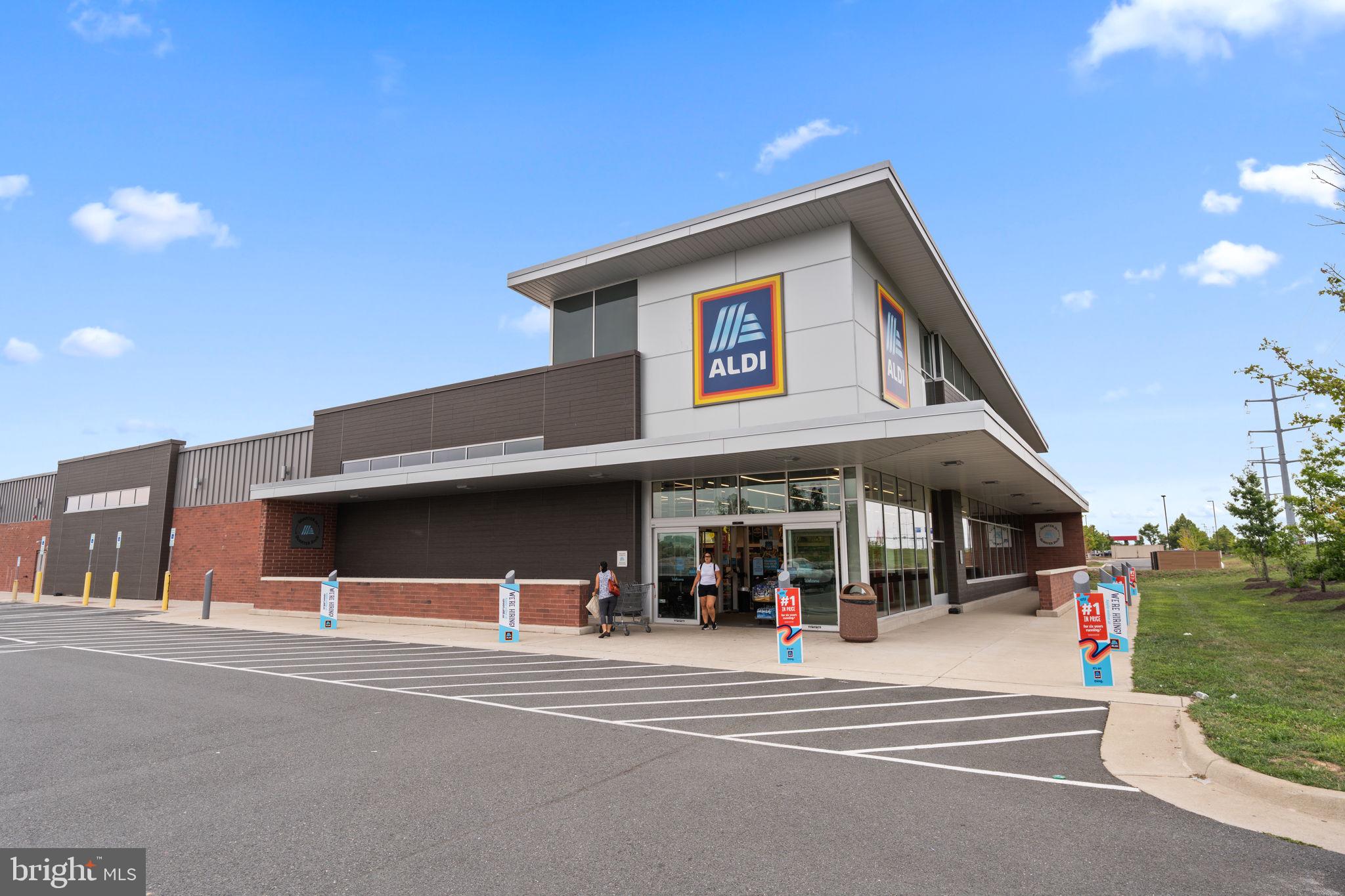 SIGNATURE AT BROADLANDS - Residential Lease