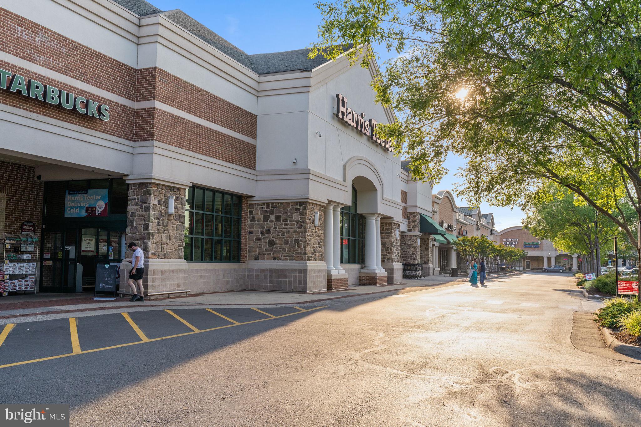 SIGNATURE AT BROADLANDS - Residential Lease