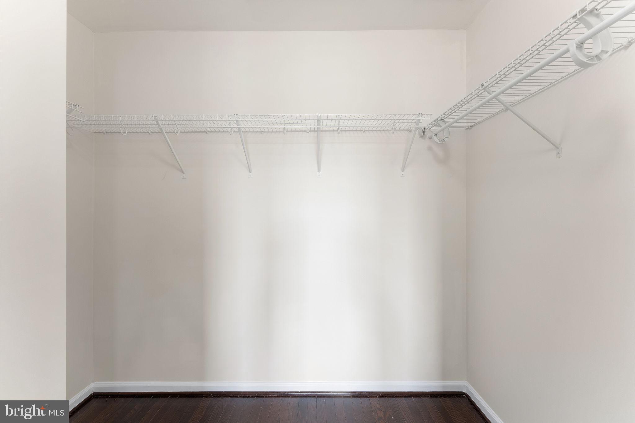 SIGNATURE AT BROADLANDS - Residential Lease