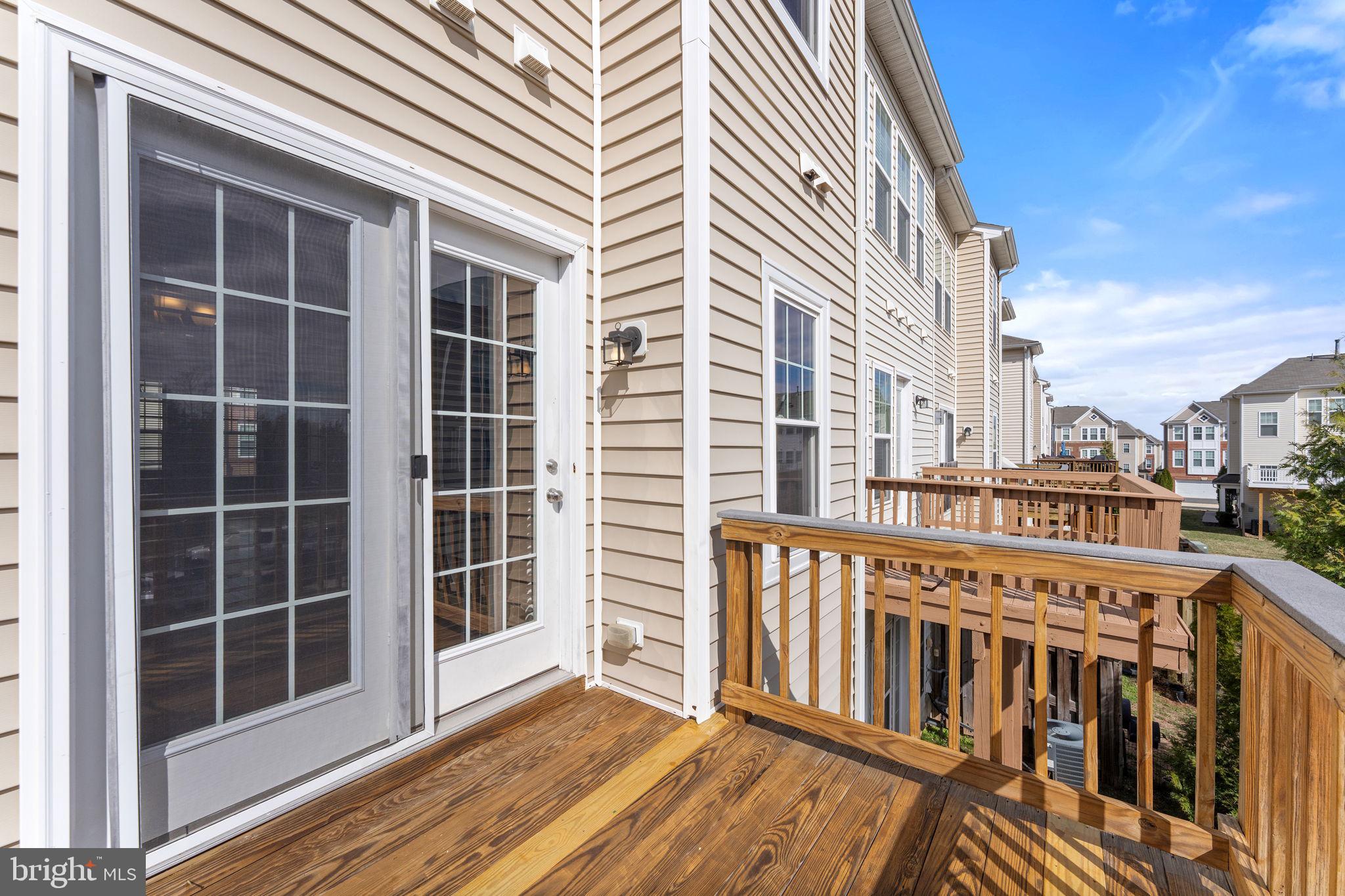 SIGNATURE AT BROADLANDS - Residential Lease