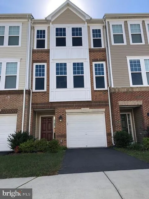 43311 Foyt Terrace, Ashburn, VA MLS: VALO2090136