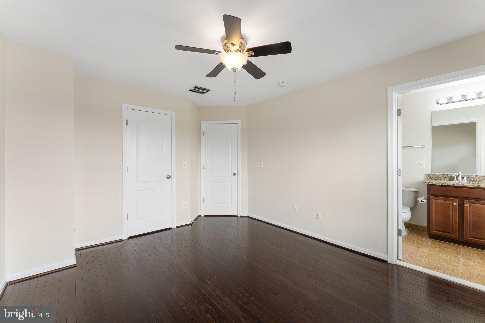 SIGNATURE AT BROADLANDS - Residential Lease