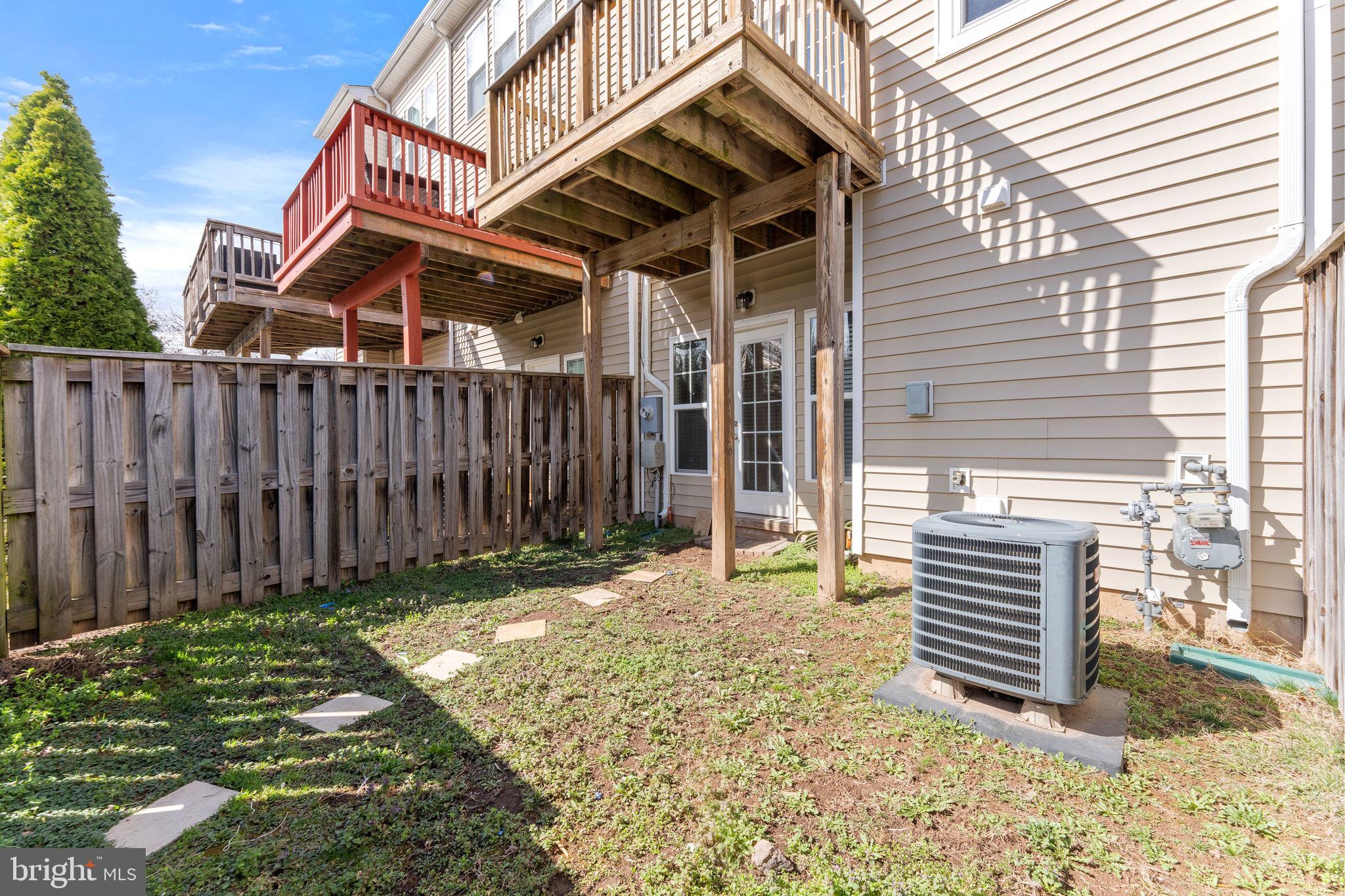 SIGNATURE AT BROADLANDS - Residential Lease