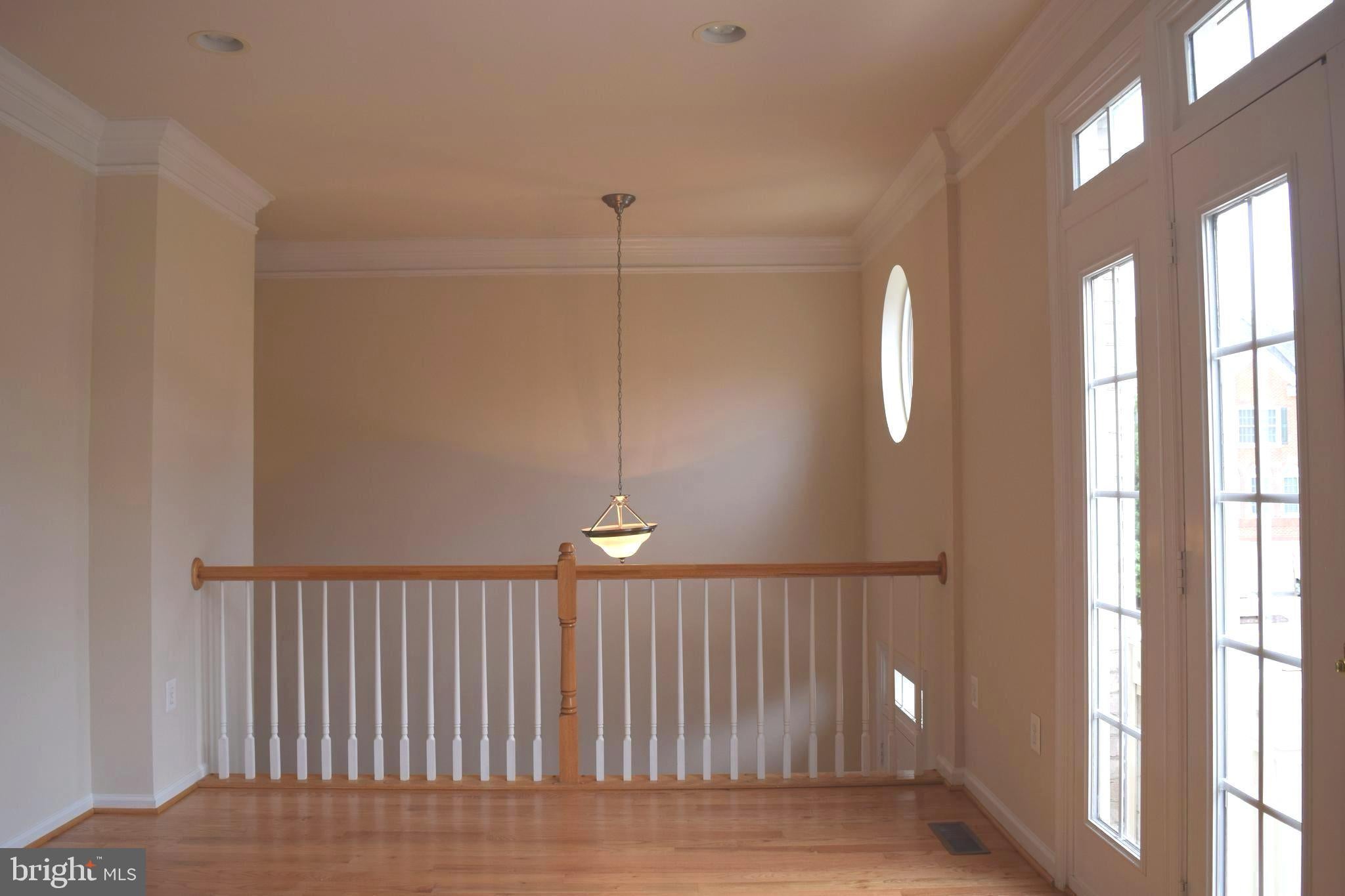 4475 MONMOUTH STREET