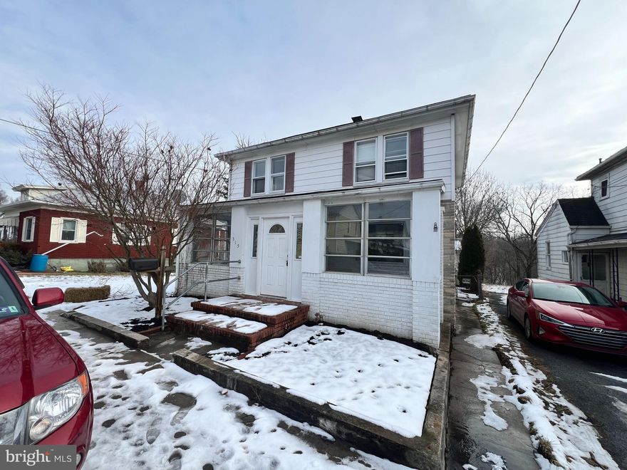 You won't want to miss this house! Great sized home with 3 bedrooms and 1 bathroom. Tons of space with a large living and family room areas downstairs, and a mud room off the kitchen with the washer/dryer hookup. New Flooring through out the house.