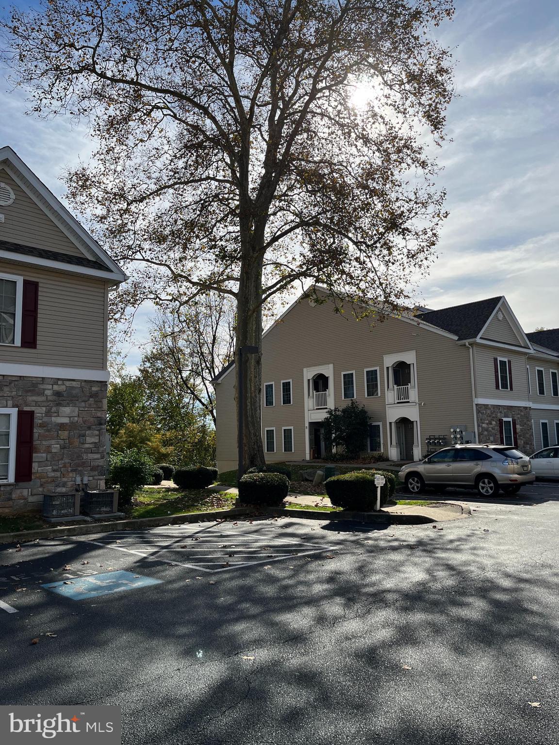 ROSE HILL ESTATES - Residential Lease