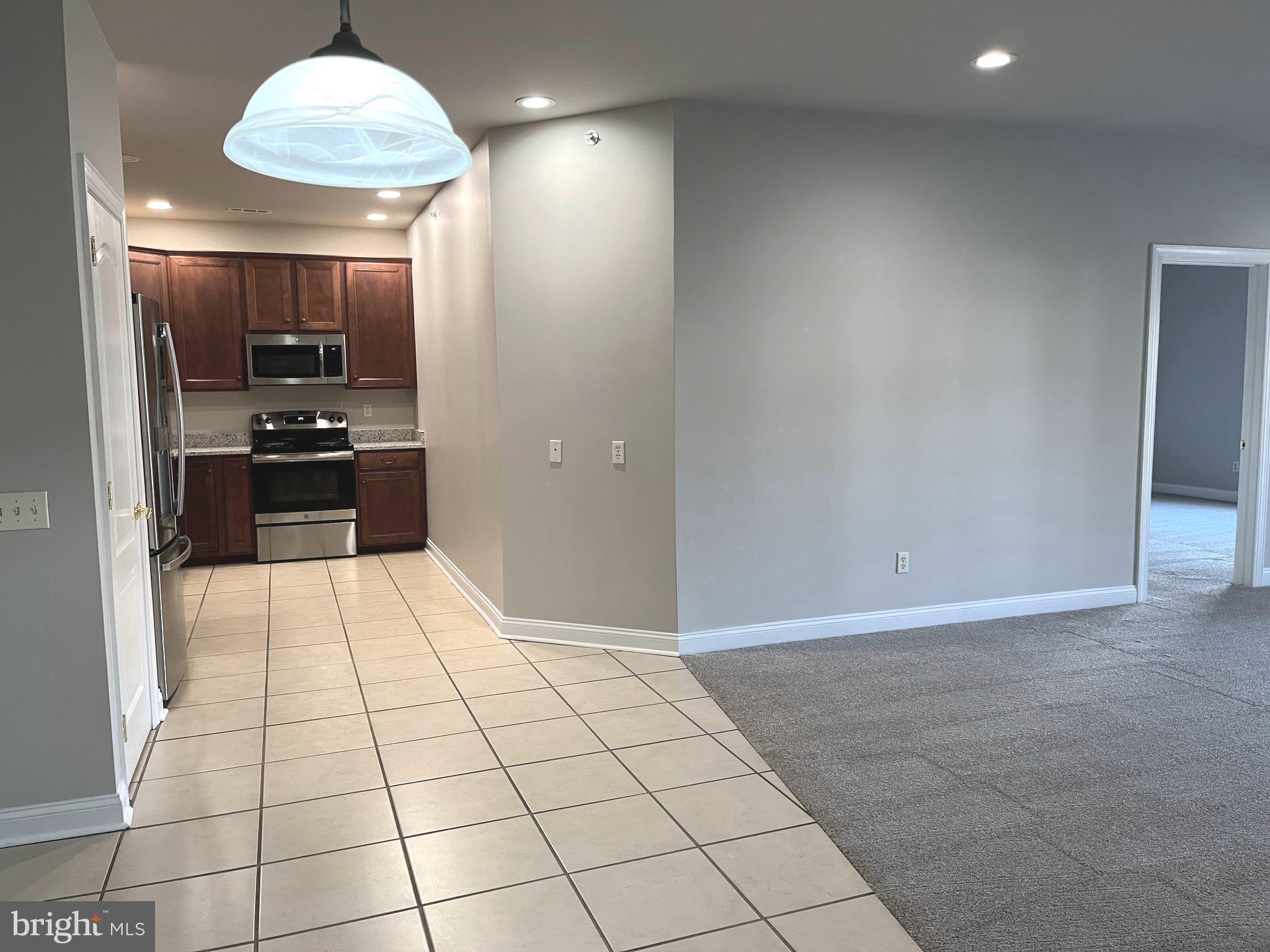 ROSE HILL ESTATES - Residential Lease