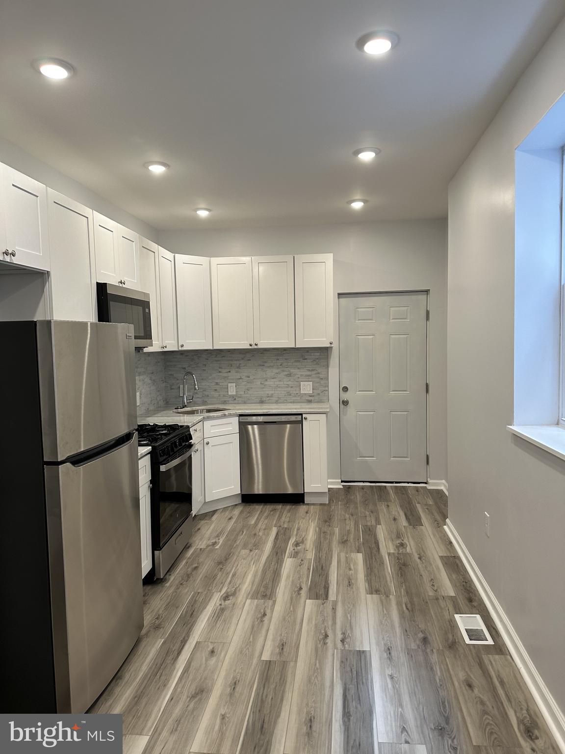 KENSINGTON - Residential Lease