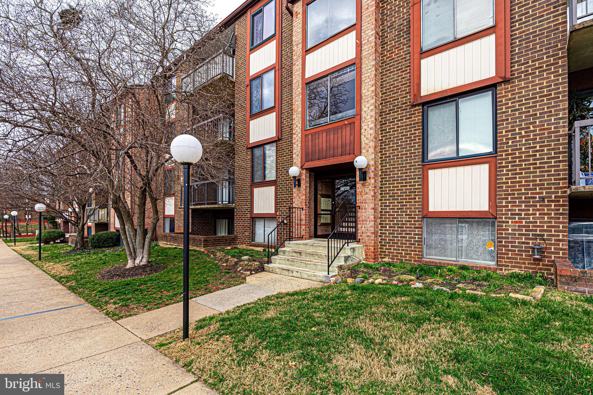 HAWTHORNE VILLAGE - Residential Lease