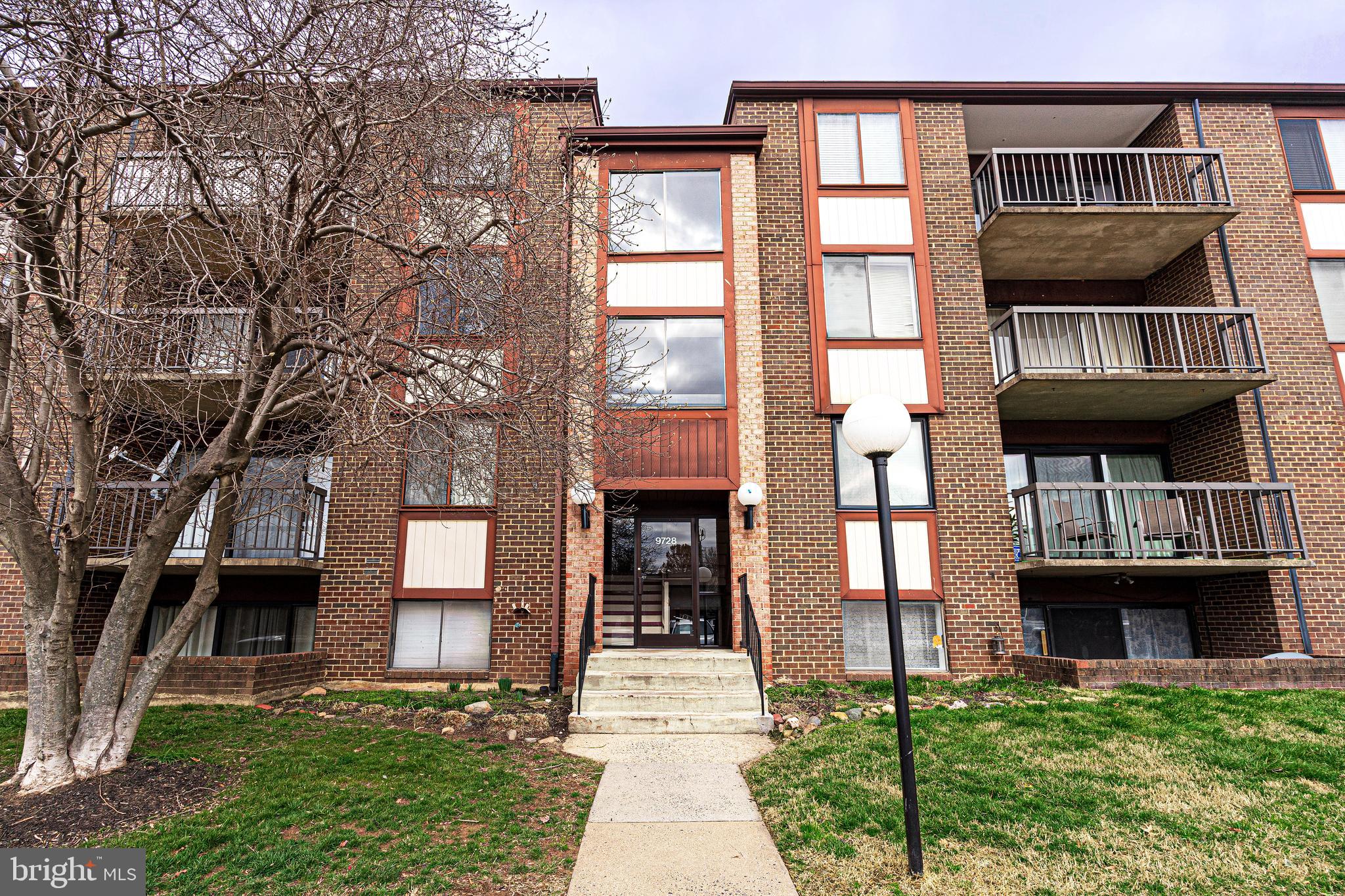 HAWTHORNE VILLAGE - Residential Lease