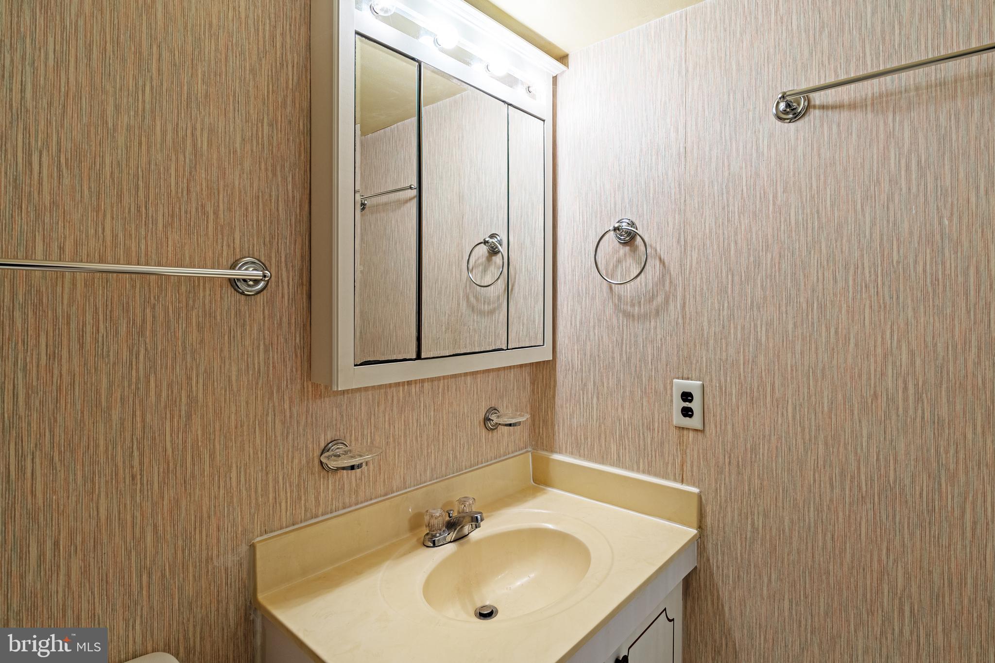 HAWTHORNE VILLAGE - Residential Lease