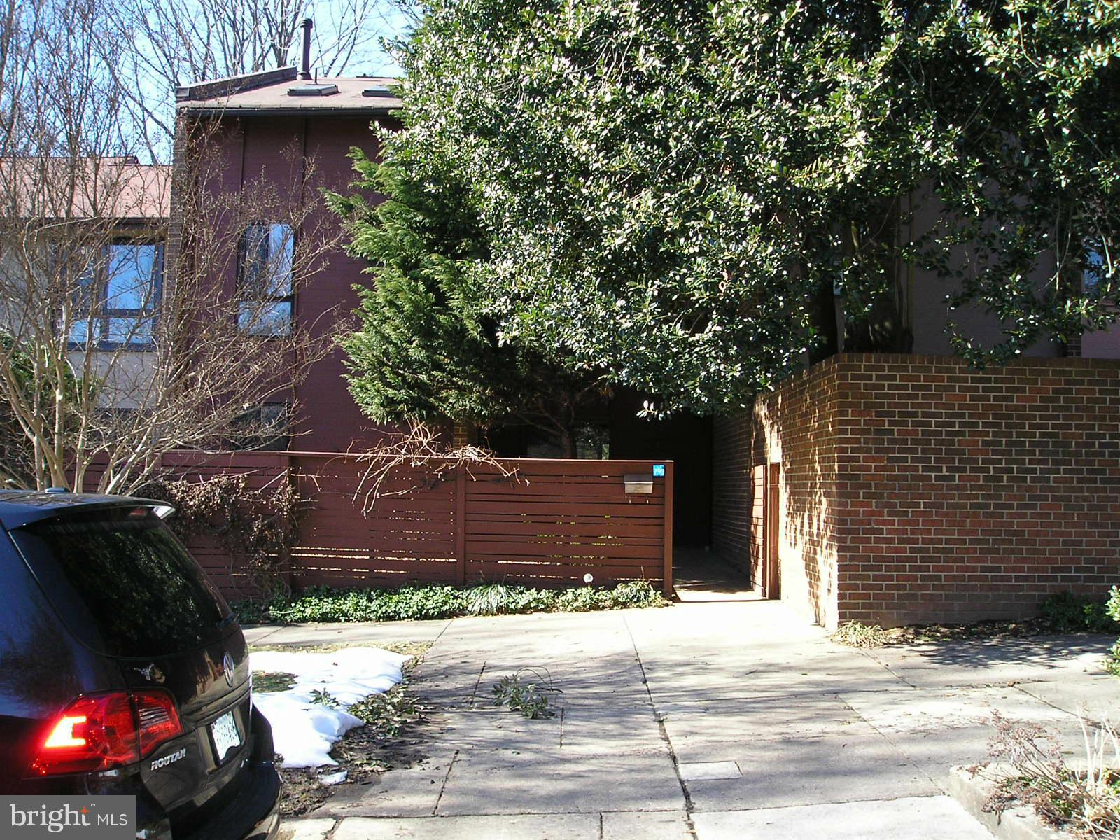 RESTON - Residential Lease