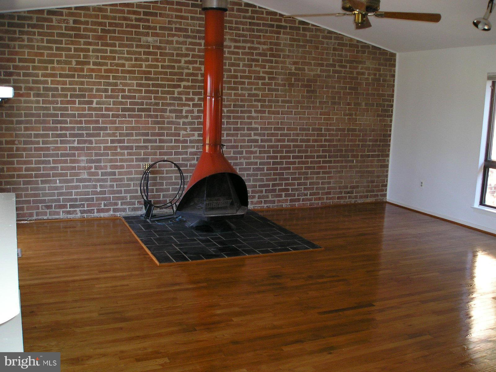 RESTON - Residential Lease