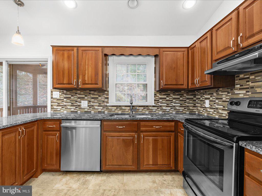 CHATHAM HILLS - Residential