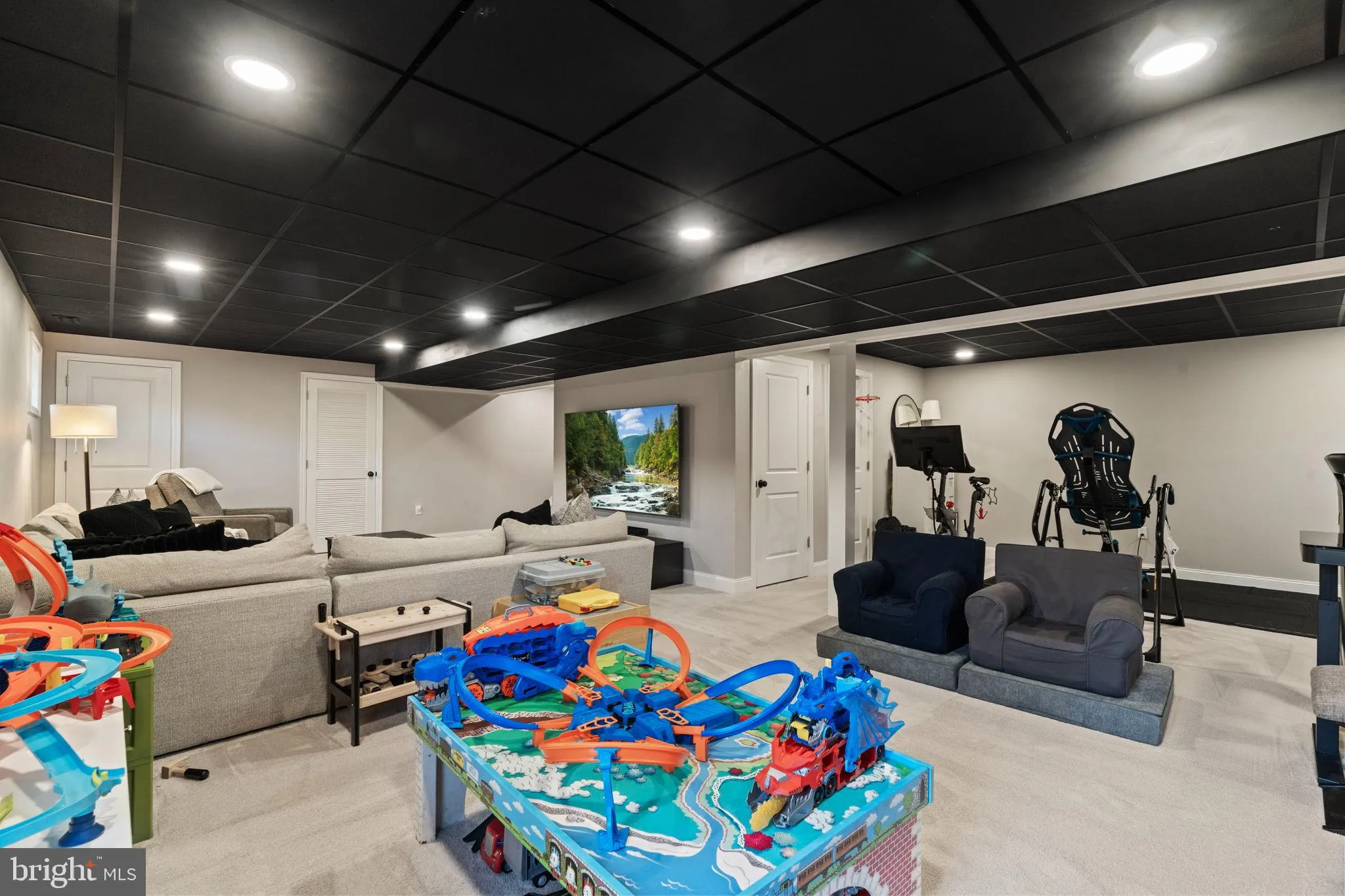 Haddon Township, New Jersey 08108, United States, 3 Bedrooms Bedrooms, ,3 BathroomsBathrooms,Residential,Contingent,253444