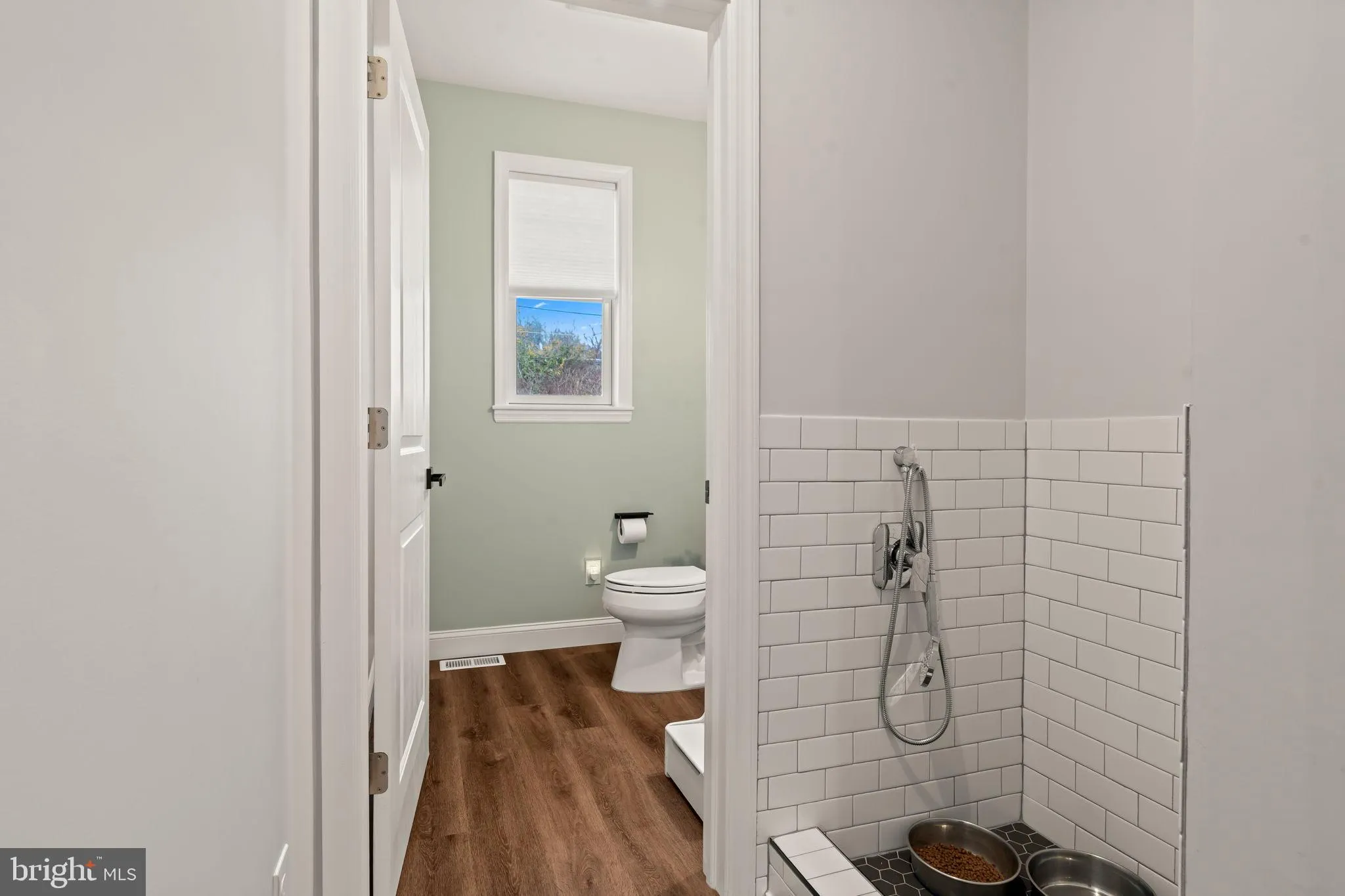 Haddon Township, New Jersey 08108, United States, 3 Bedrooms Bedrooms, ,3 BathroomsBathrooms,Residential,Contingent,253444