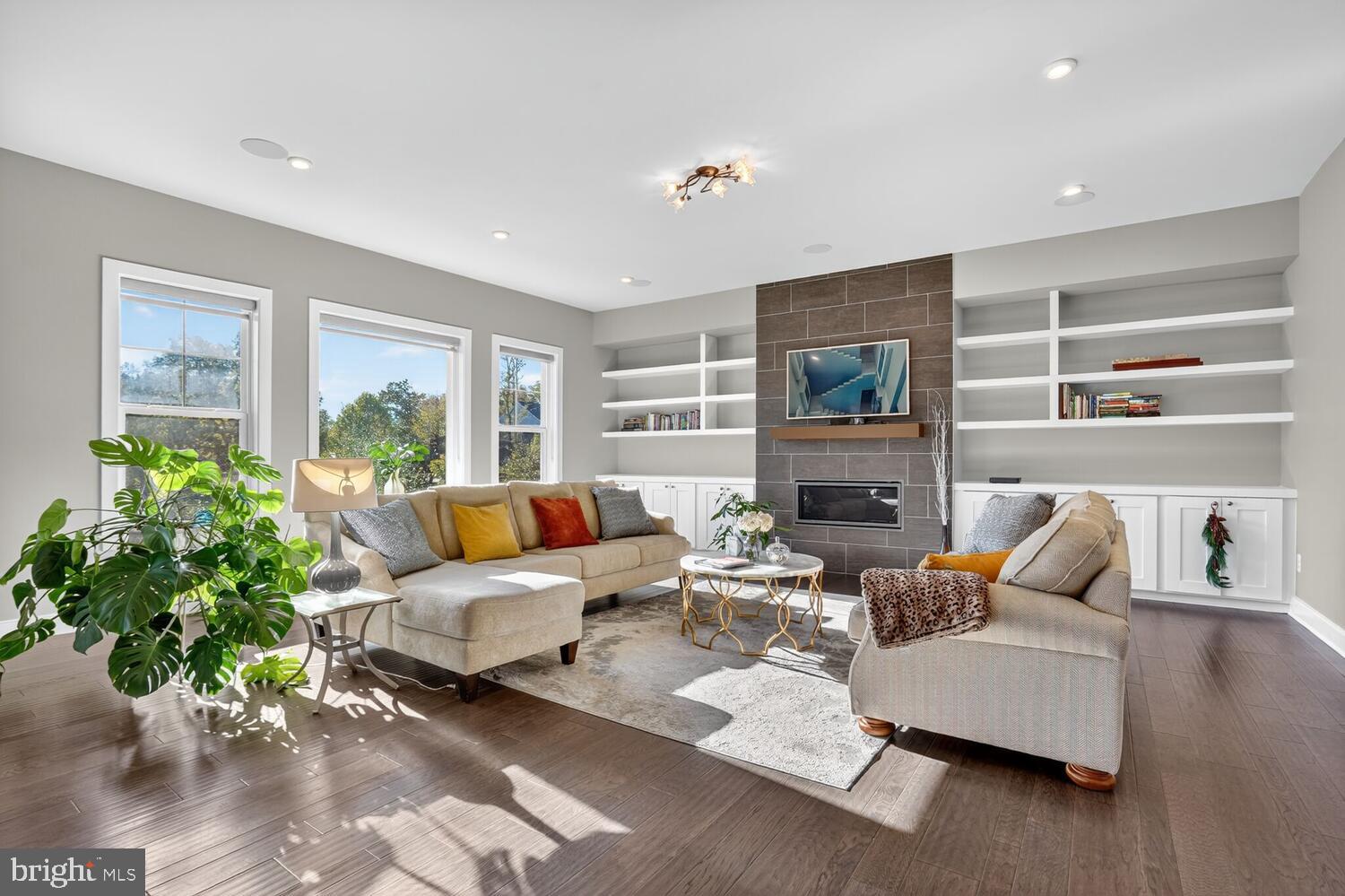 GROVE AT WILLOWSFORD - Residential