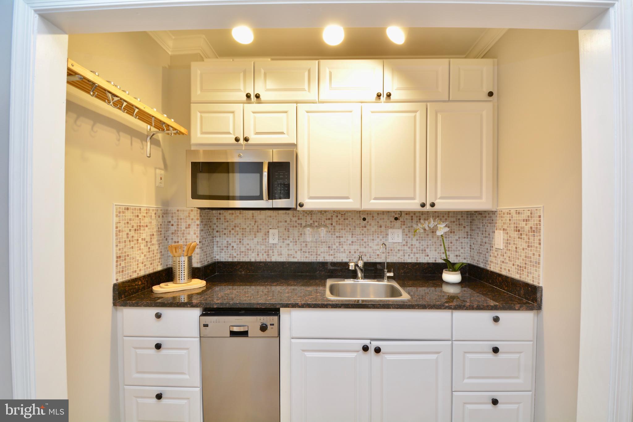 HOLMES RUN HEIGHTS - Residential