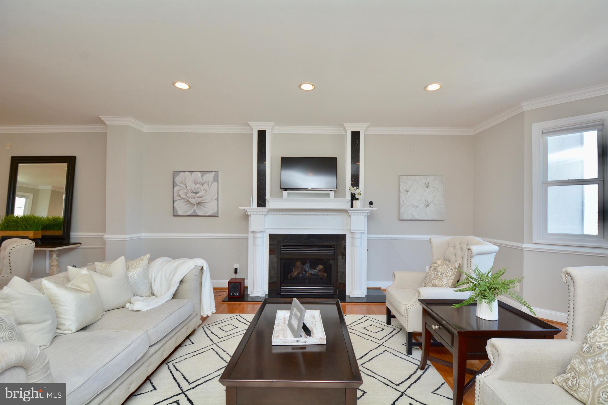 HOLMES RUN HEIGHTS - Residential