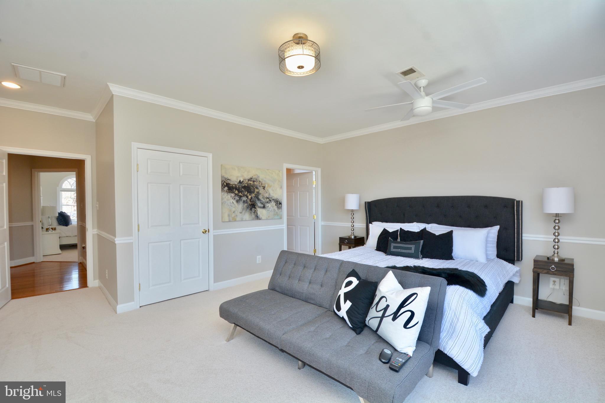 HOLMES RUN HEIGHTS - Residential