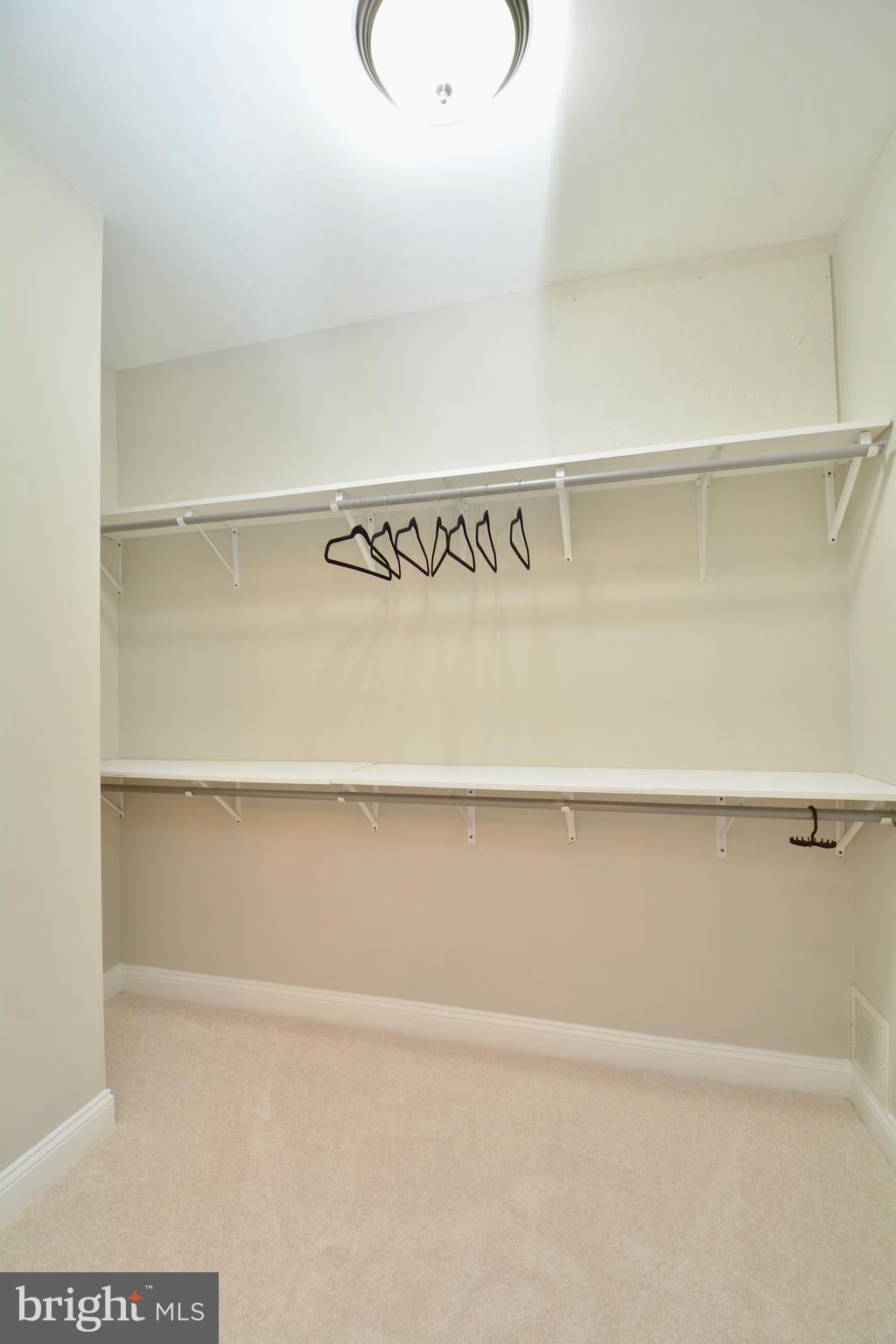 HOLMES RUN HEIGHTS - Residential