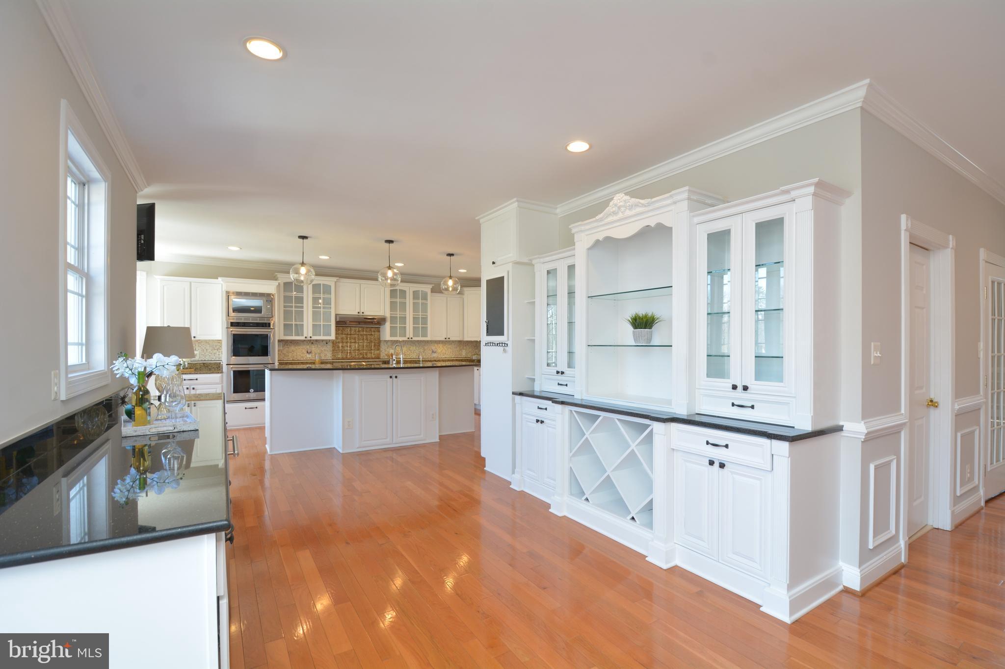 HOLMES RUN HEIGHTS - Residential