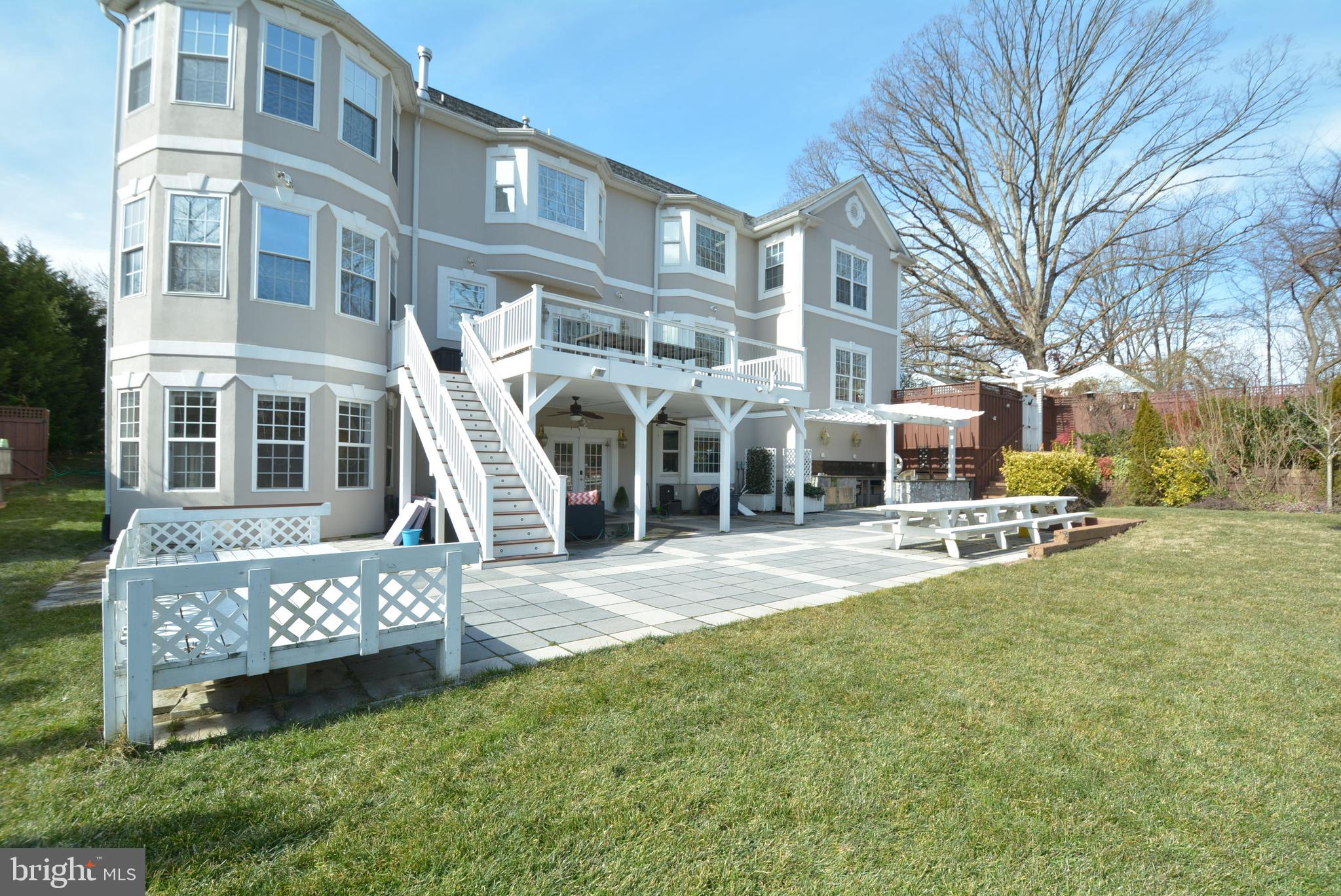 HOLMES RUN HEIGHTS - Residential