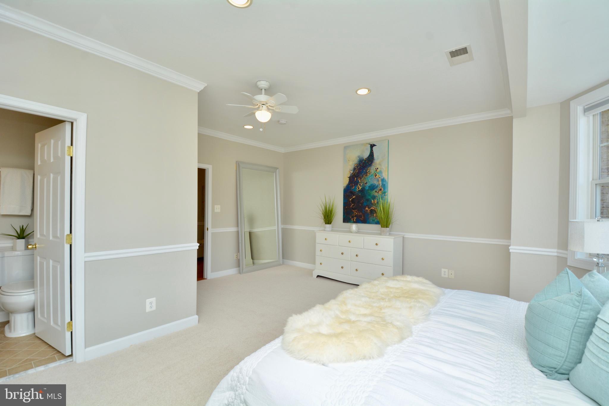 HOLMES RUN HEIGHTS - Residential