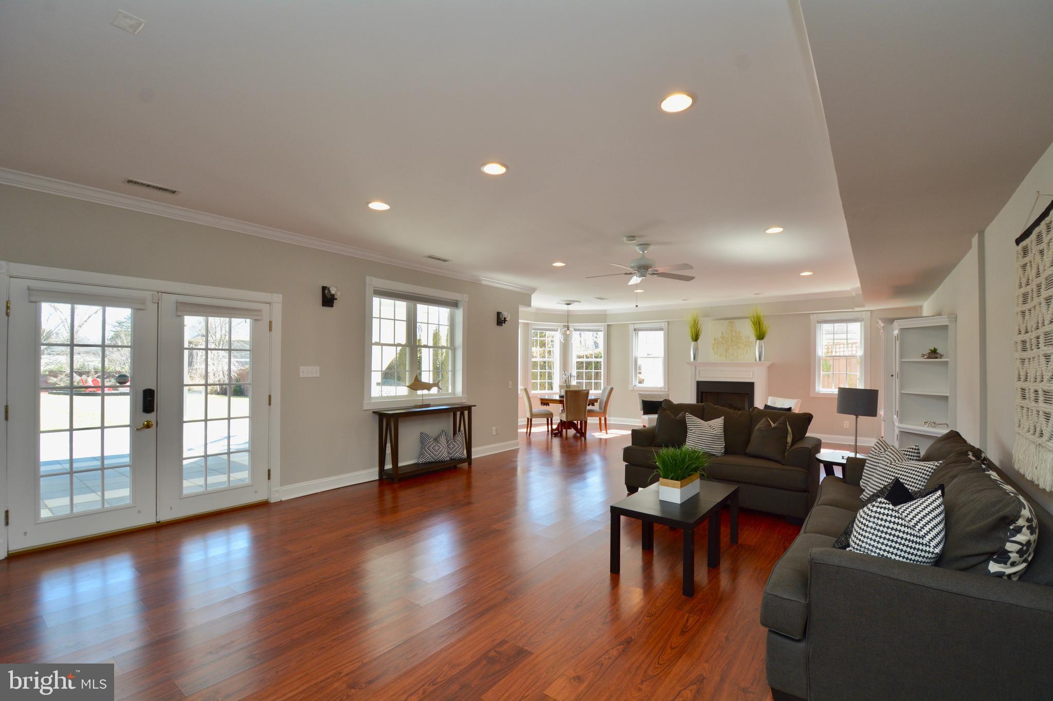 HOLMES RUN HEIGHTS - Residential