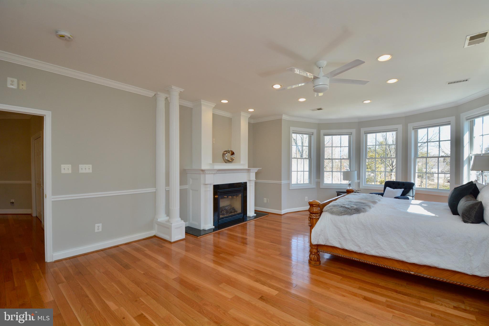 HOLMES RUN HEIGHTS - Residential