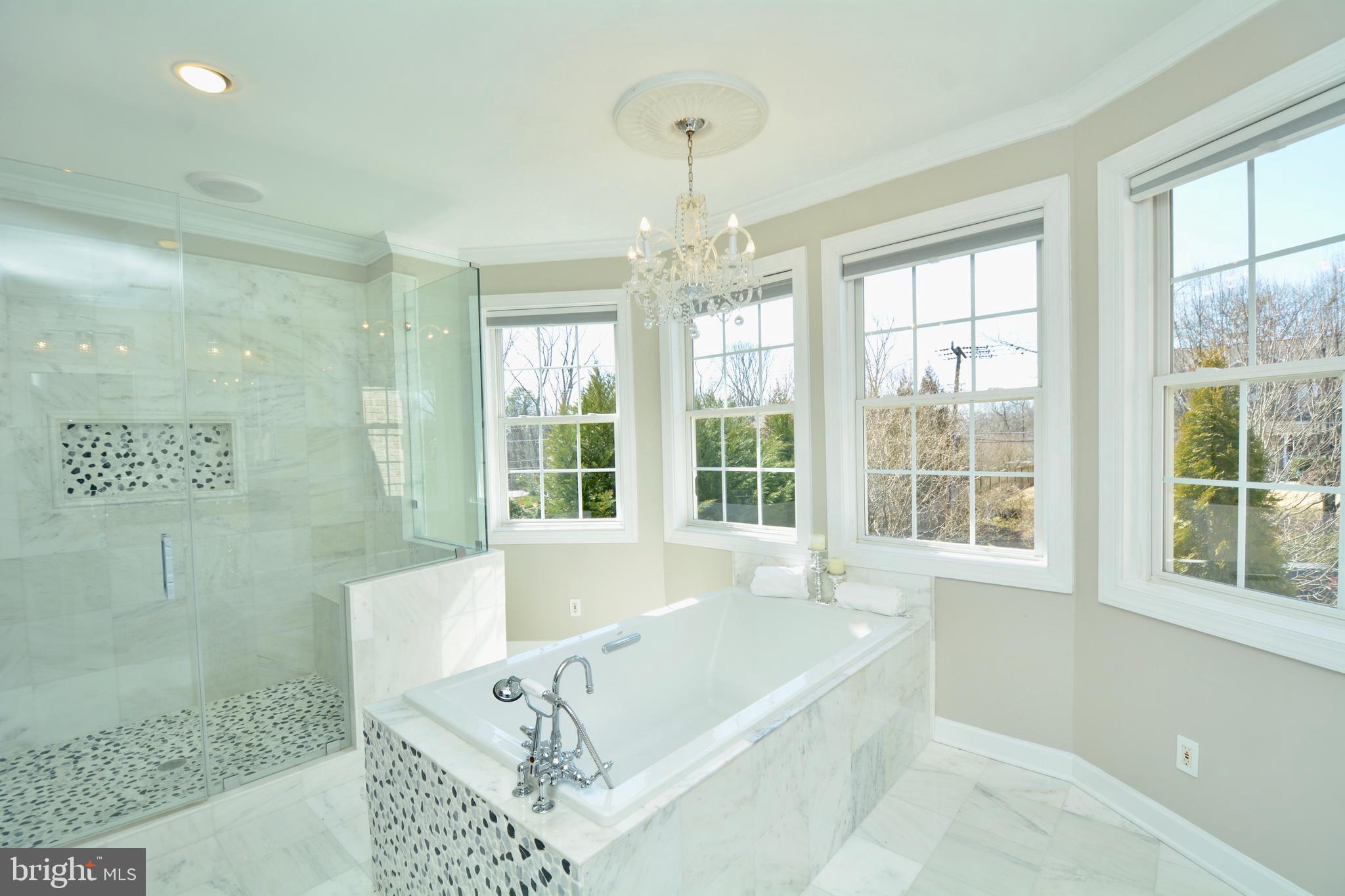 HOLMES RUN HEIGHTS - Residential