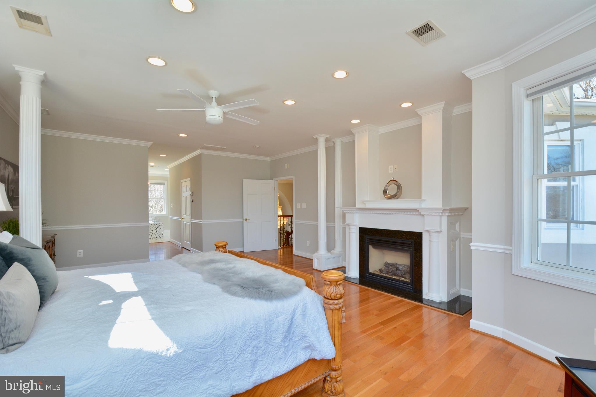 HOLMES RUN HEIGHTS - Residential