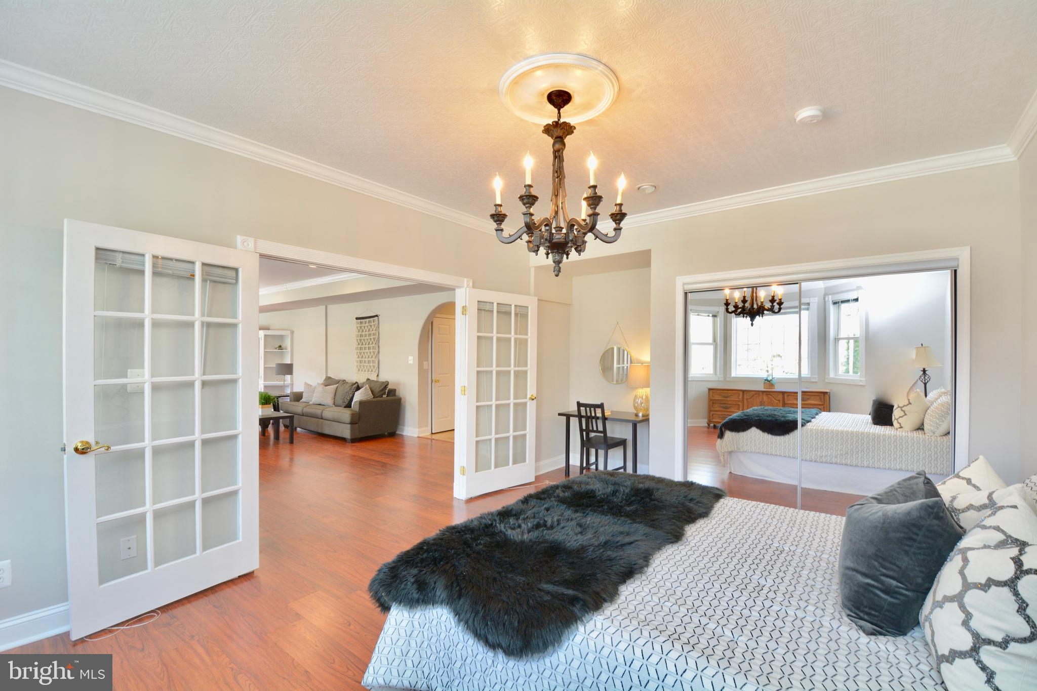 HOLMES RUN HEIGHTS - Residential