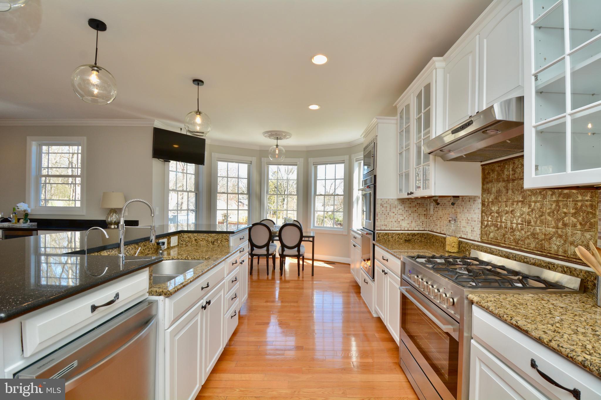 HOLMES RUN HEIGHTS - Residential