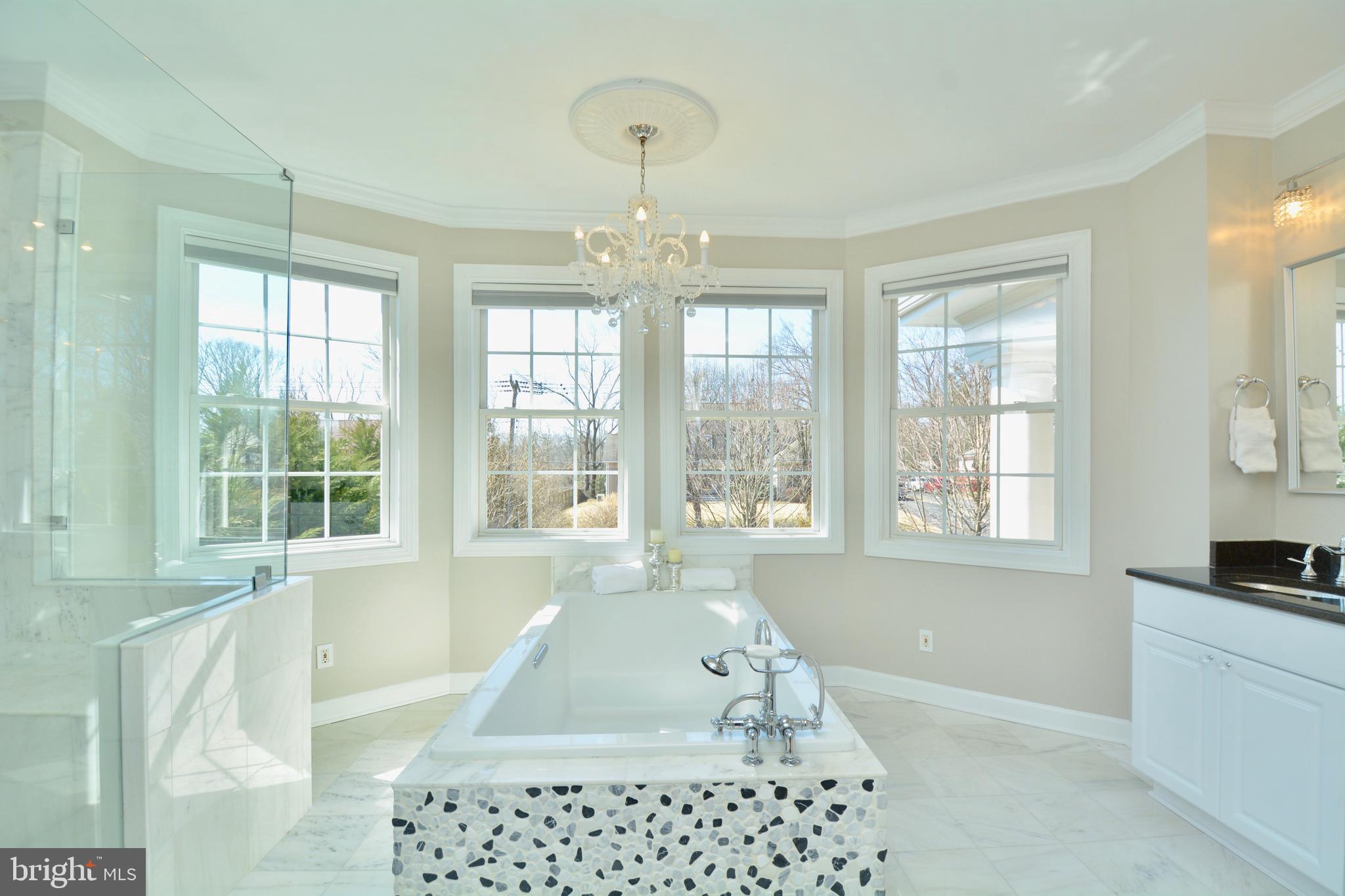 HOLMES RUN HEIGHTS - Residential