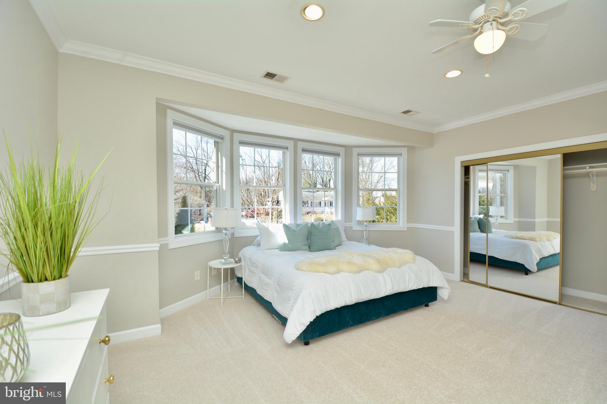 HOLMES RUN HEIGHTS - Residential