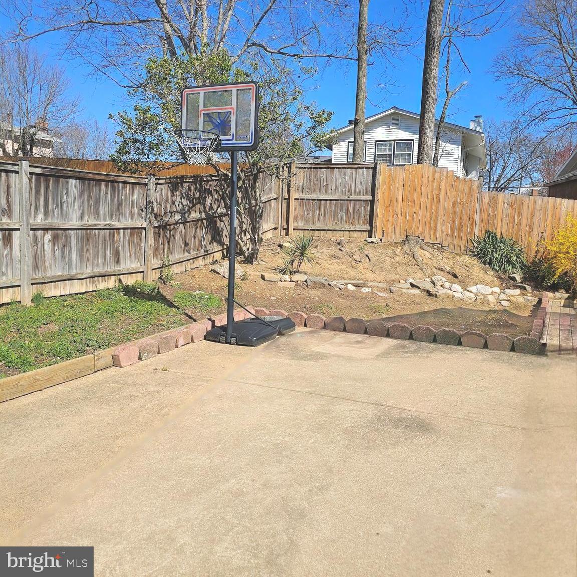 MONTICELLO WOODS - Residential Lease