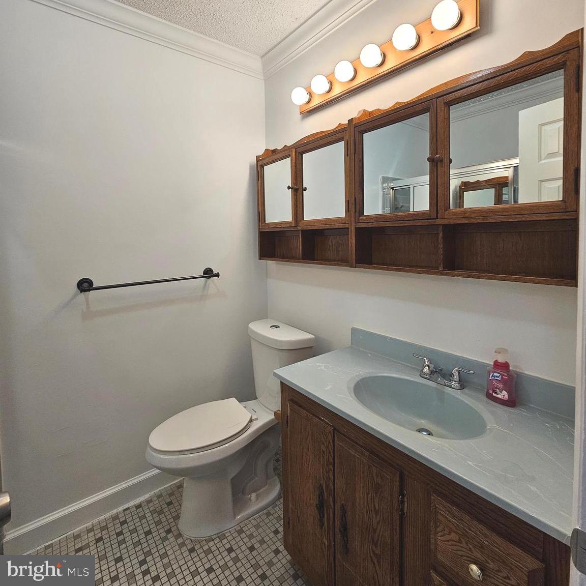 MONTICELLO WOODS - Residential Lease