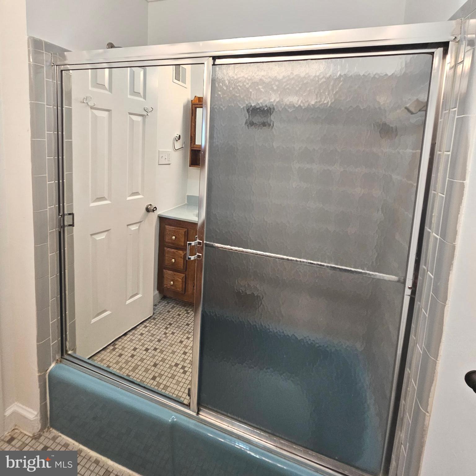 MONTICELLO WOODS - Residential Lease