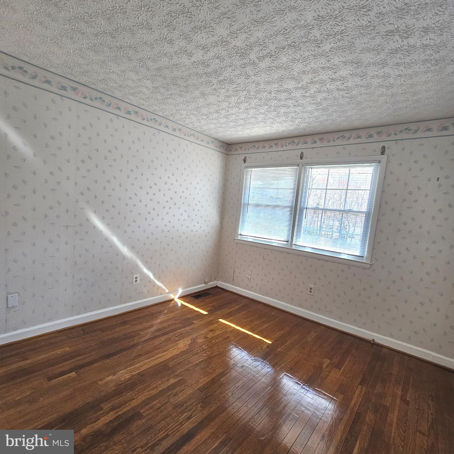 MONTICELLO WOODS - Residential Lease