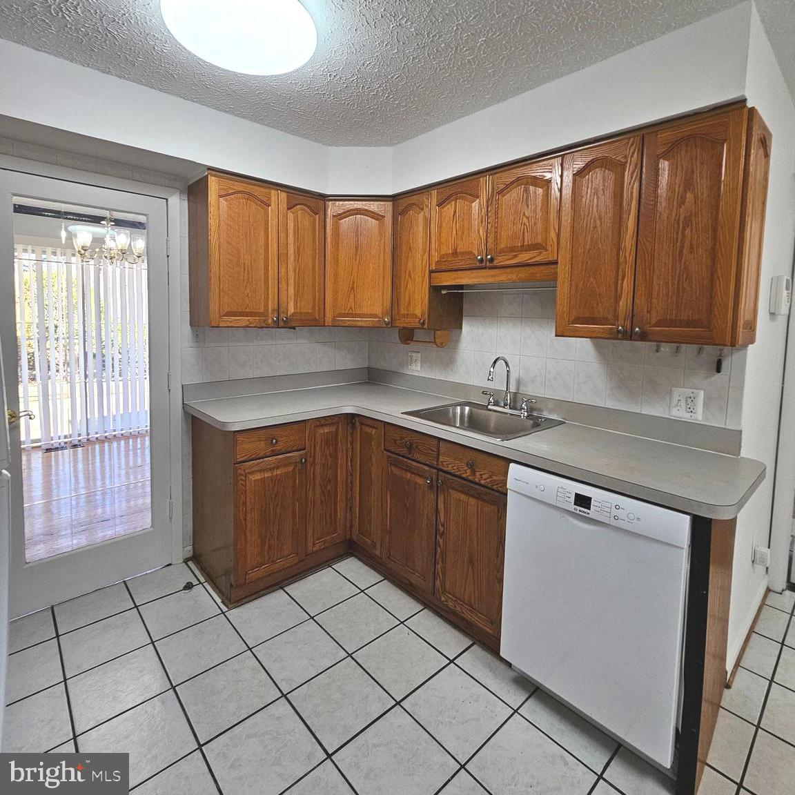 MONTICELLO WOODS - Residential Lease