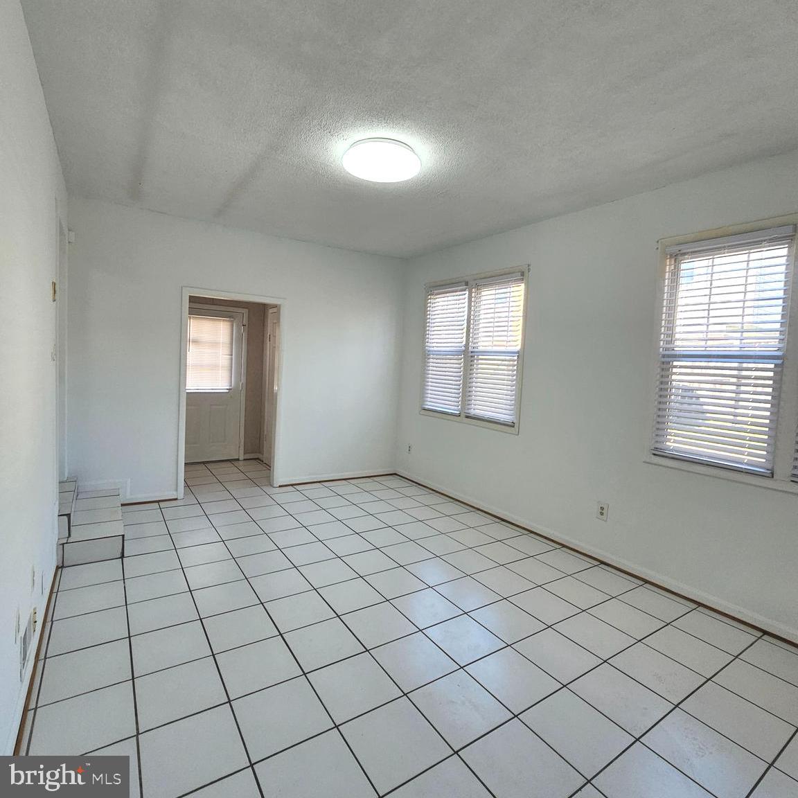 MONTICELLO WOODS - Residential Lease