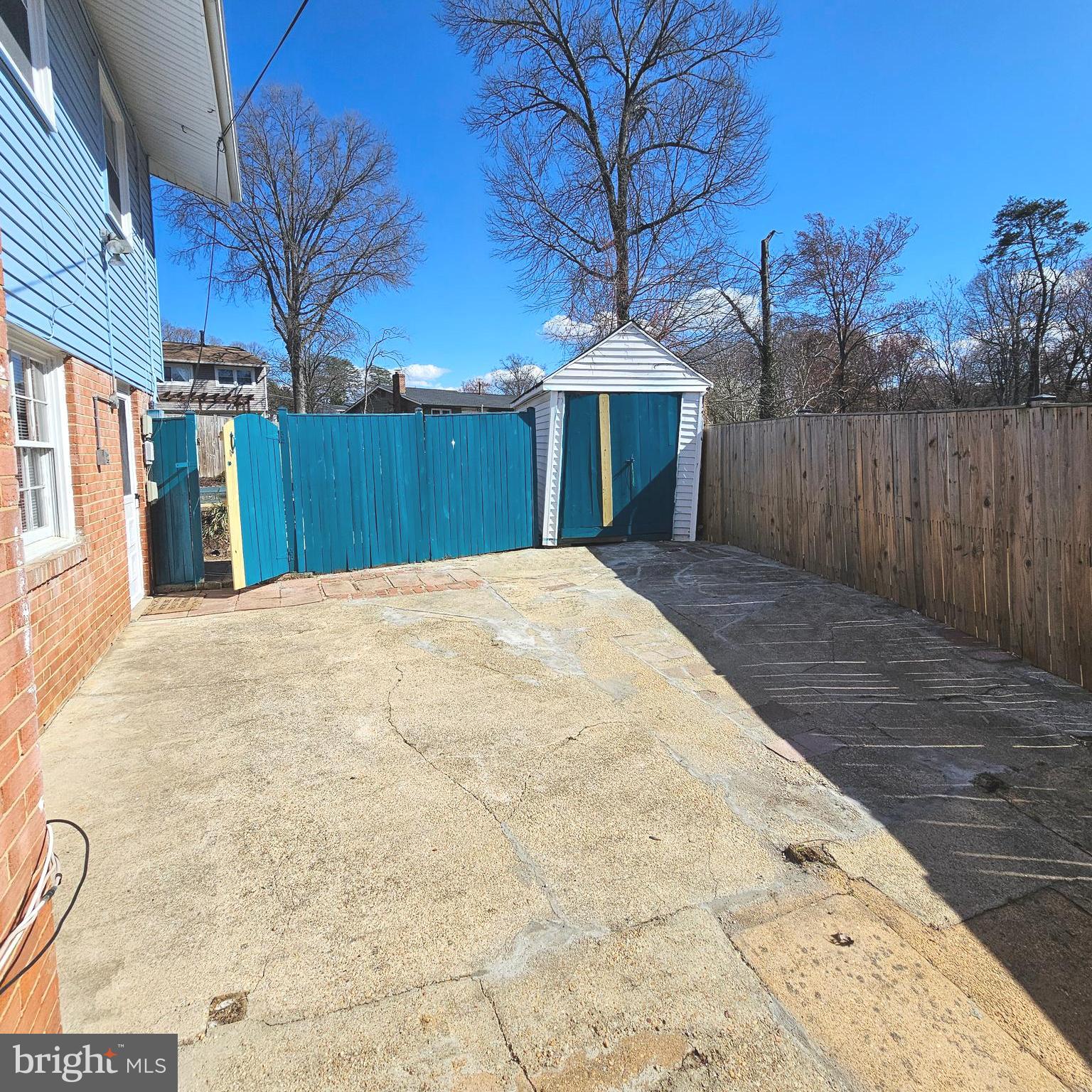 MONTICELLO WOODS - Residential Lease