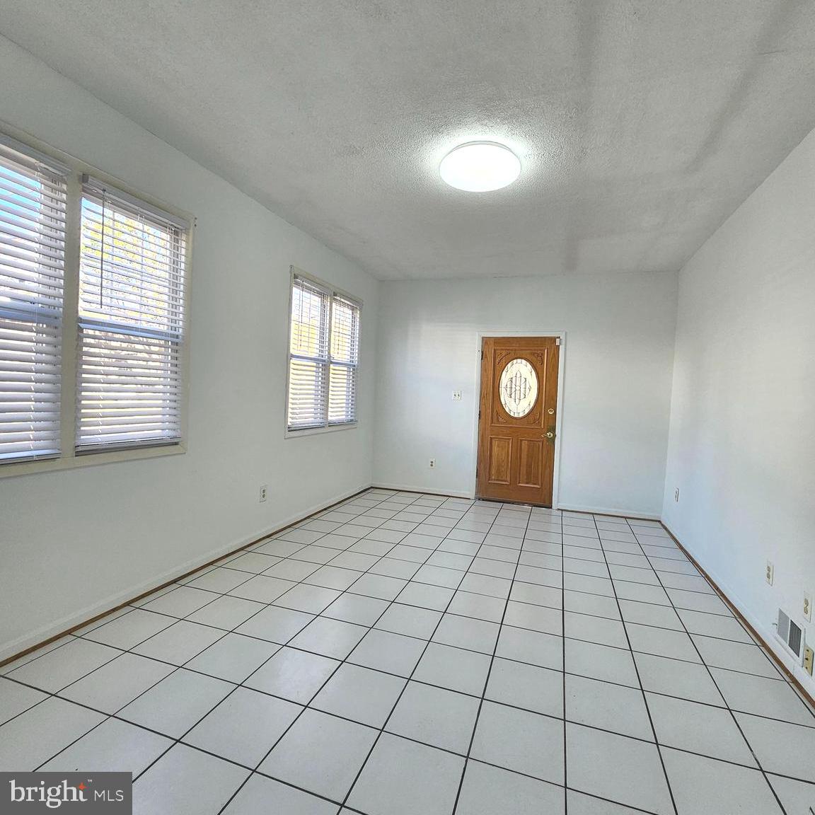 MONTICELLO WOODS - Residential Lease