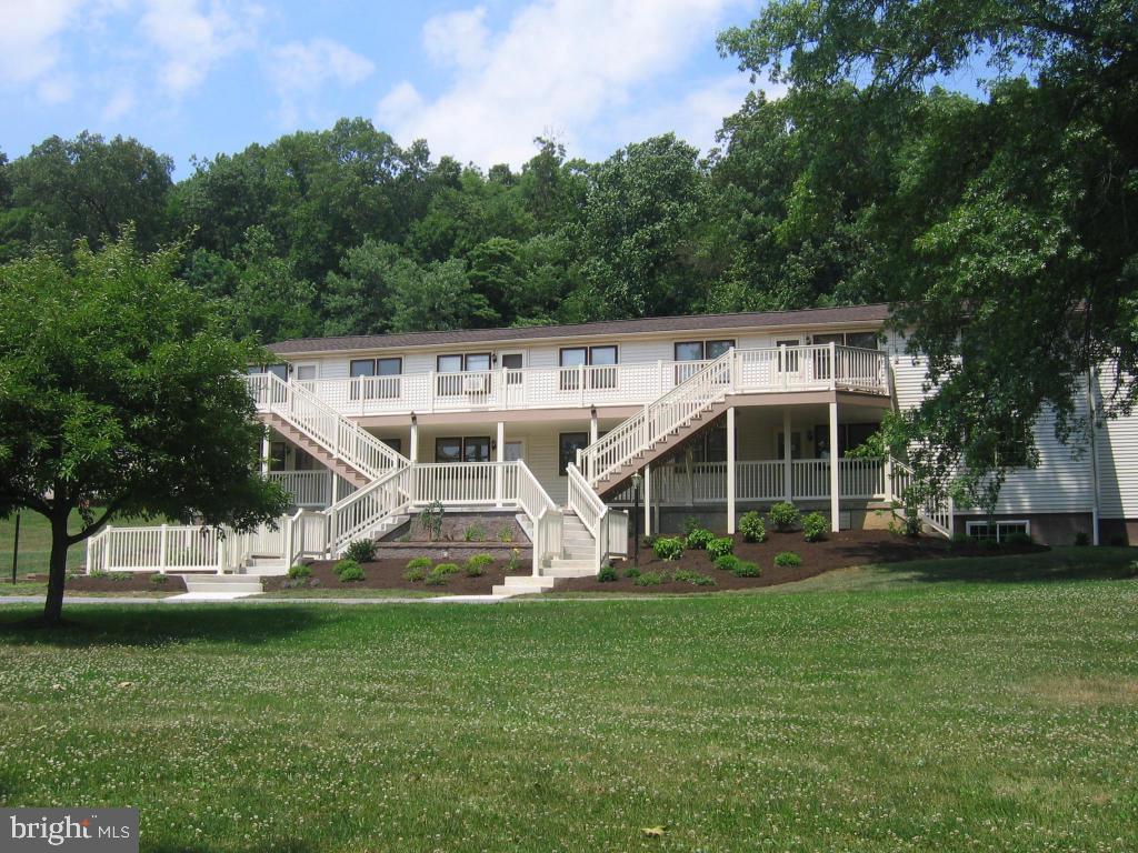 BRICKERVILLE - Residential Income