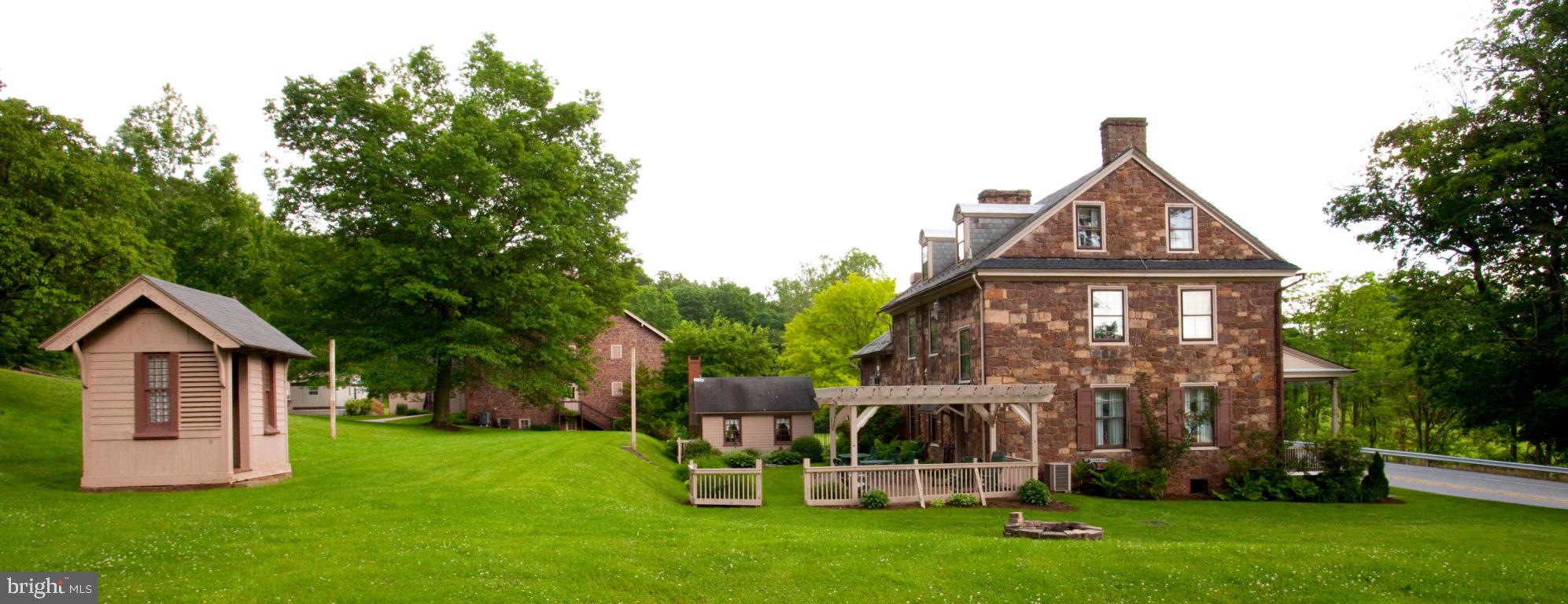 BRICKERVILLE - Residential Income