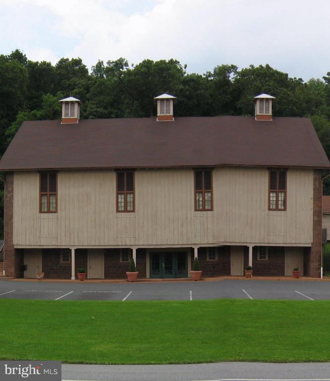 BRICKERVILLE - Residential Income